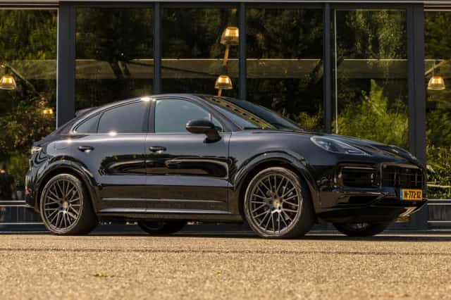 Porsche Cayenne (2022) thumbnail 1