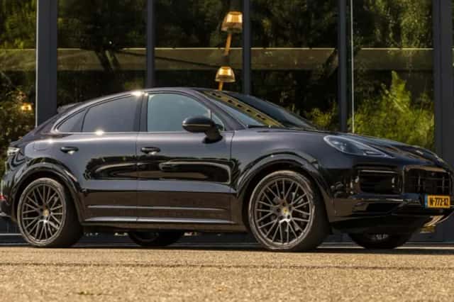 Porsche Cayenne (2022) thumbnail 2