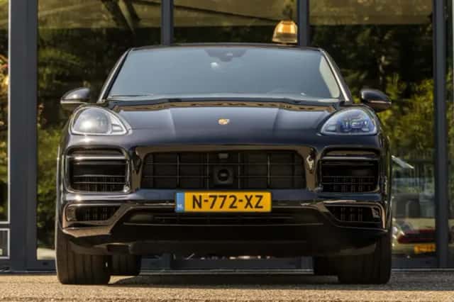 Porsche Cayenne (2022) thumbnail 3