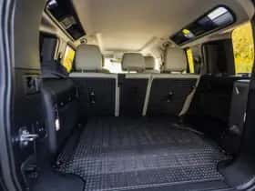 Land Rover Defender (2021) thumbnail 16