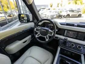 Land Rover Defender (2021) thumbnail 22