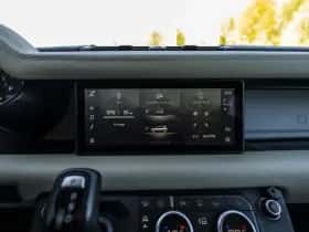 Land Rover Defender (2021) thumbnail 34