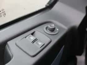Opel Vivaro (2019) thumbnail 16