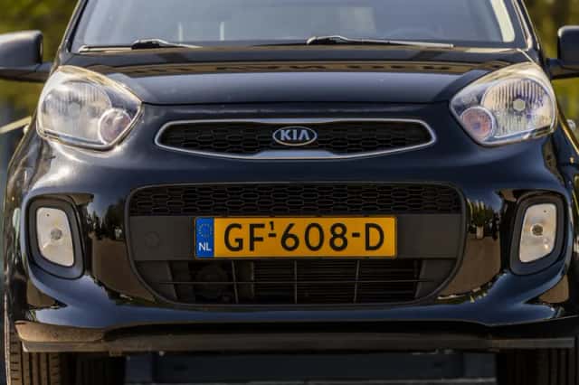 Kia Picanto (2015) thumbnail 3
