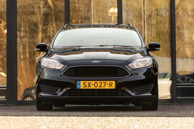 Ford Focus (2018) thumbnail 2