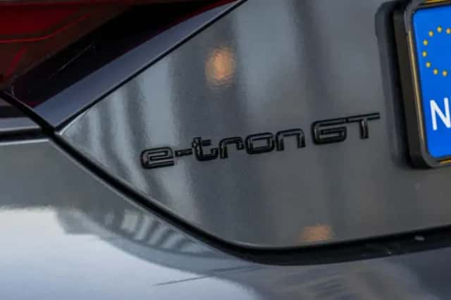 Audi e-tron GT (2021) thumbnail 15