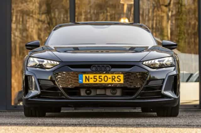 Audi e-tron GT (2021) thumbnail 3