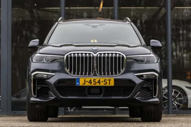 BMW X7 (2020) thumbnail 3