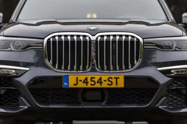 BMW X7 (2020) thumbnail 4