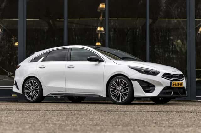Kia Proceed (2023) thumbnail 1