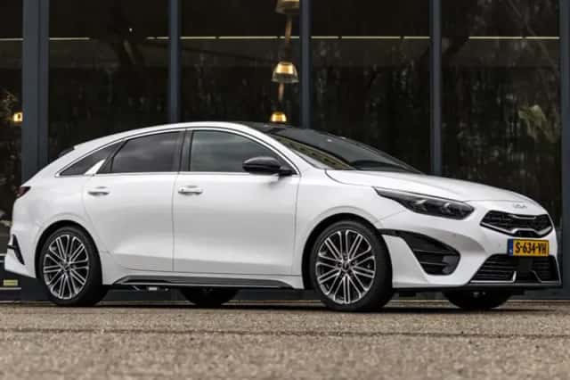 Kia Proceed (2023) thumbnail 2