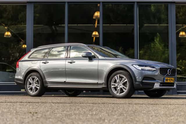 Volvo V90 (2017) thumbnail 1