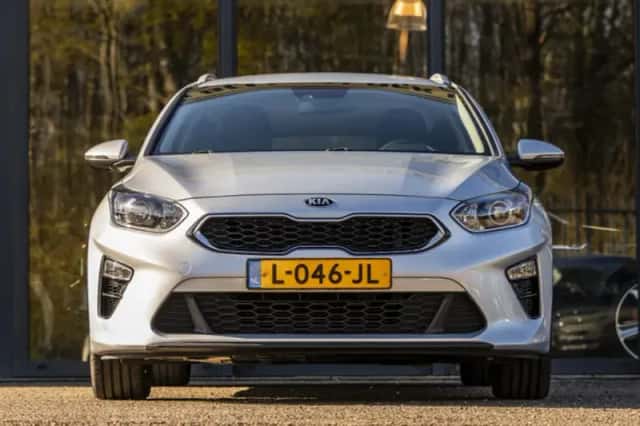 Kia Ceed Sportswagon (2021) thumbnail 3