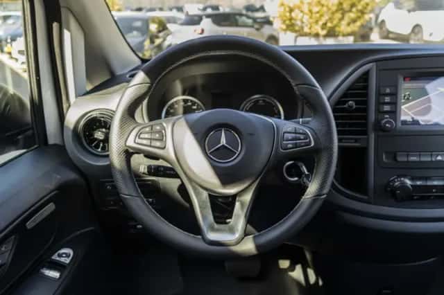 Mercedes-Benz eVito (2025) thumbnail 22