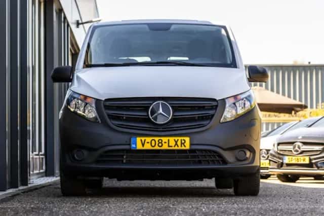 Mercedes-Benz eVito (2025) thumbnail 9