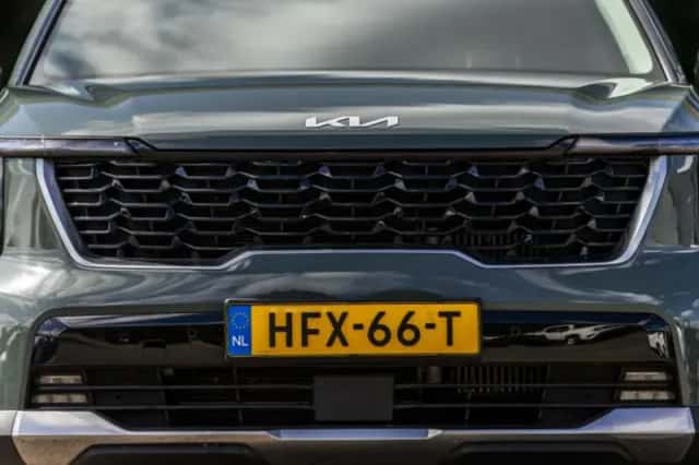Kia Sorento (2025) thumbnail 4