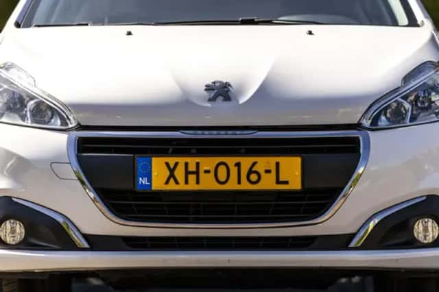 Peugeot 208 (2019) thumbnail 4