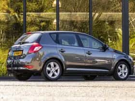 Kia Cee'd (2011) thumbnail 2