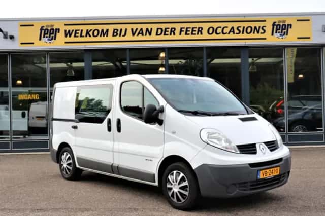 Renault Trafic (2013) thumbnail 2