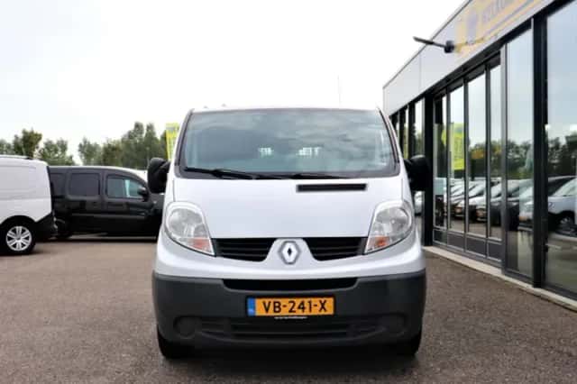 Renault Trafic (2013) thumbnail 5