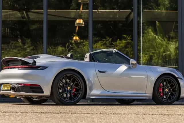 Porsche 911 (2020) thumbnail 6