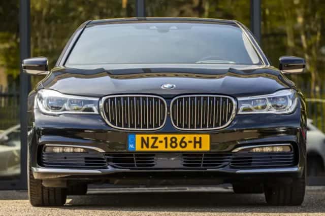 BMW 7-Serie (2016) thumbnail 3