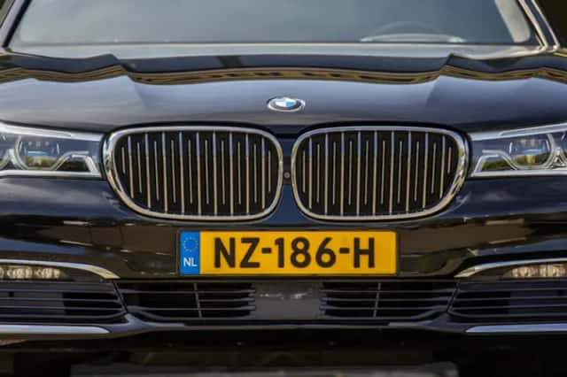 BMW 7-Serie (2016) thumbnail 4