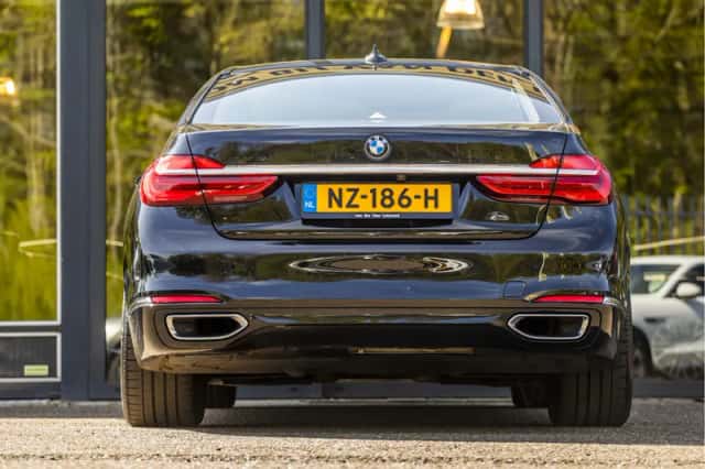 BMW 7-Serie (2016) thumbnail 6