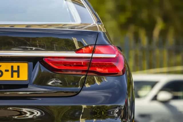 BMW 7-Serie (2016) thumbnail 8
