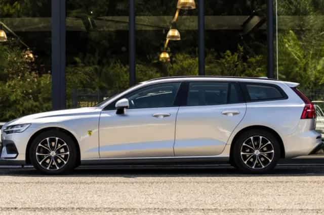 Volvo V60 (2021) thumbnail 4