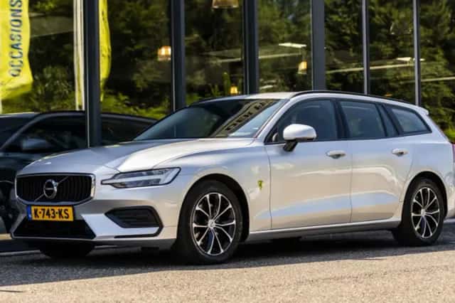 Volvo V60 (2021) thumbnail 6