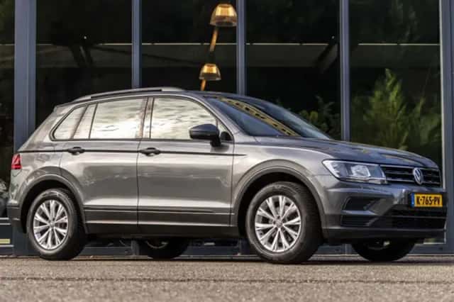 Volkswagen Tiguan (2017) thumbnail 2