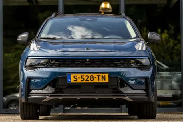 Lynk & Co 01 (2023) thumbnail 3
