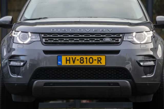 Land Rover Discovery Sport (2016) thumbnail 3