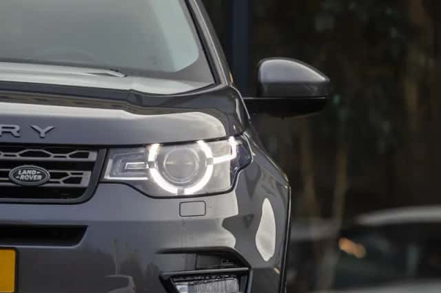 Land Rover Discovery Sport (2016) thumbnail 4