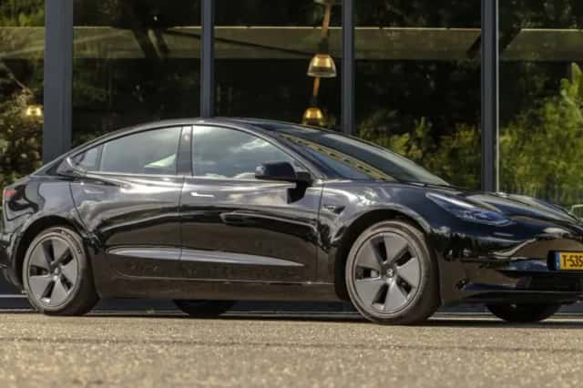 Tesla Model 3 (2023) thumbnail 2