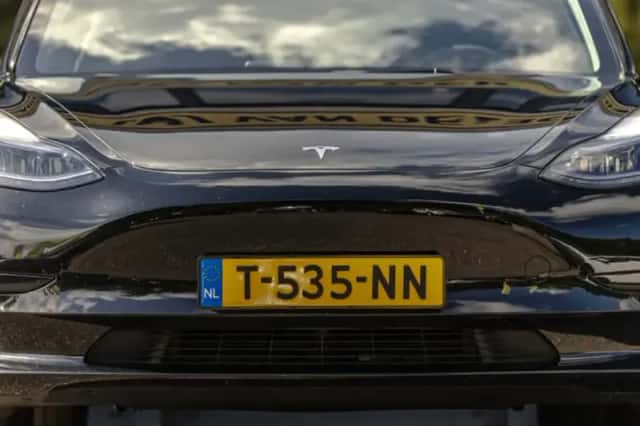 Tesla Model 3 (2023) thumbnail 4