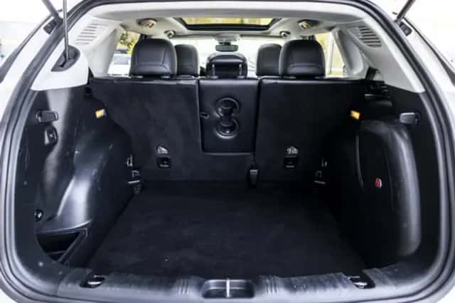 Jeep Compass (2019) thumbnail 15