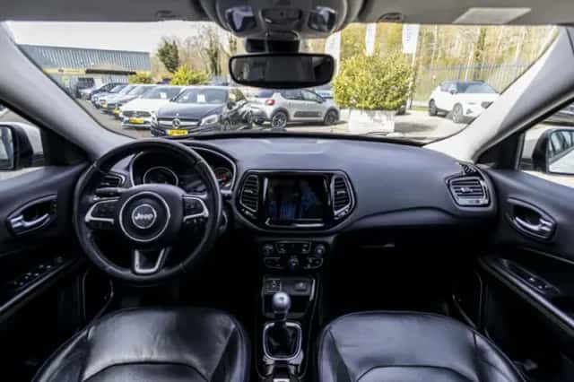 Jeep Compass (2019) thumbnail 18