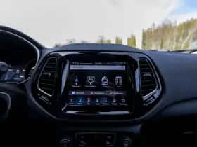 Jeep Compass (2019) thumbnail 38