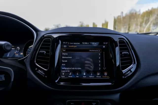 Jeep Compass (2019) thumbnail 44