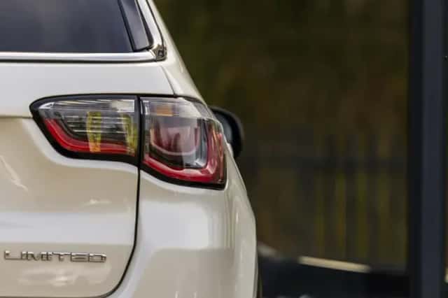 Jeep Compass (2019) thumbnail 8