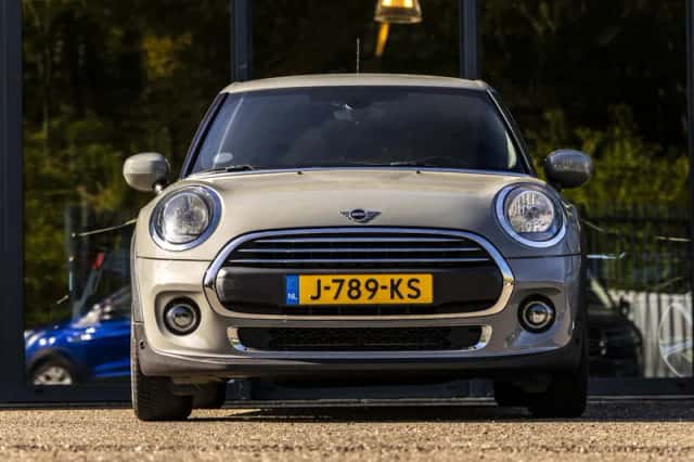 MINI One (2020) thumbnail 2
