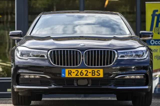 BMW 7-Serie (2018) thumbnail 3