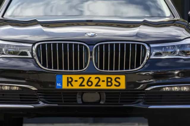BMW 7-Serie (2018) thumbnail 4