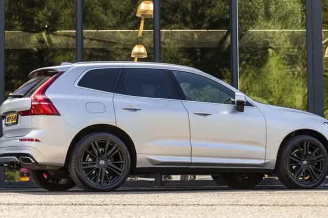 Volvo XC60 (2019) thumbnail 3