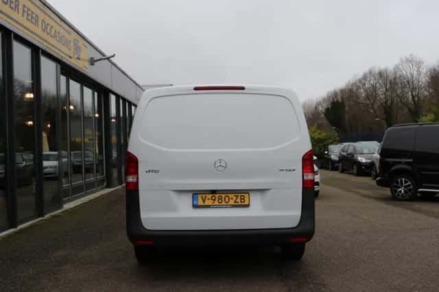Mercedes-Benz Vito (2019) thumbnail 2