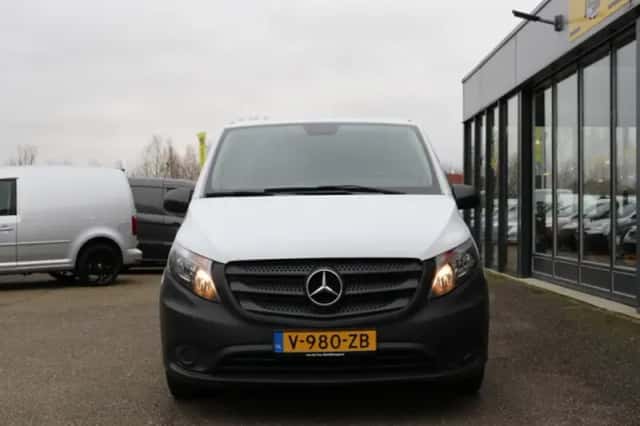 Mercedes-Benz Vito (2019) thumbnail 5