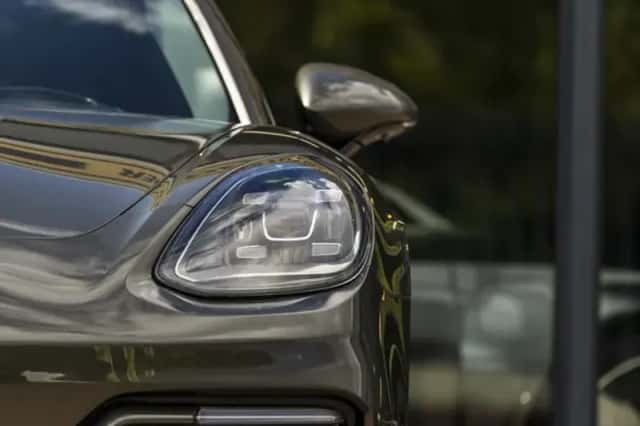 Porsche Panamera (2023) thumbnail 5