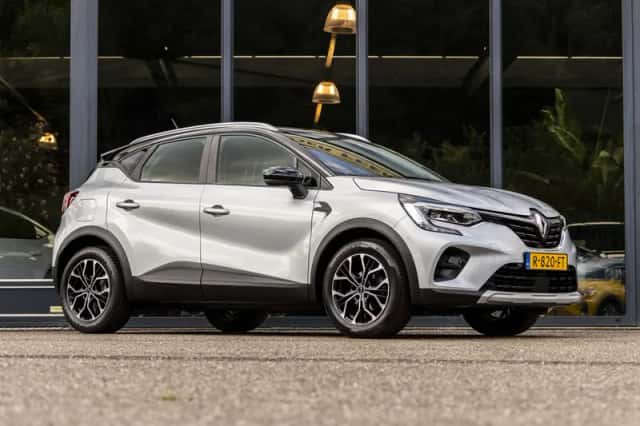 Renault Captur (2022) thumbnail 1